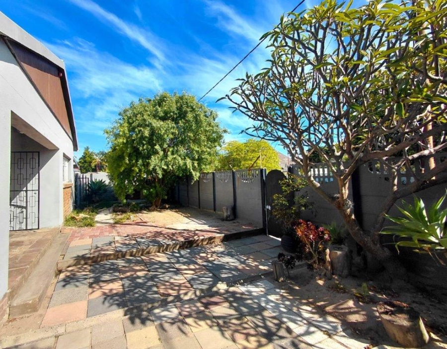 3 Bedroom Property for Sale in Van Der Stel Western Cape